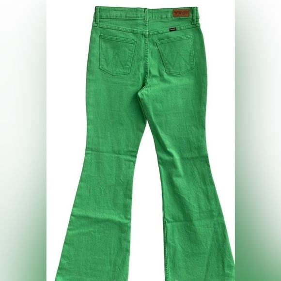 Wrangler Women’s Denim High Rise Fierce Flare Meadow - NWOT - Size 8x32 - Picture 3 of 5